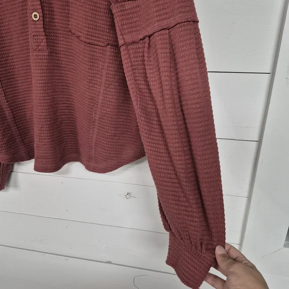 New In Raw Edge Detail Hooded Knit Woman's Top Dark Mauve Size Small - Picture 3 of 9